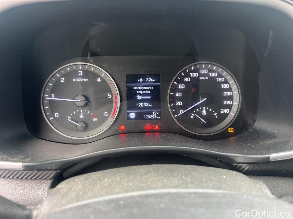  Hyundai  Tucson HYUNDAI  / 2018 / 5P / todoterreno 1.6 CRDI 85kW (116CV) 48V SLE 4X2(SP)(SL) #20