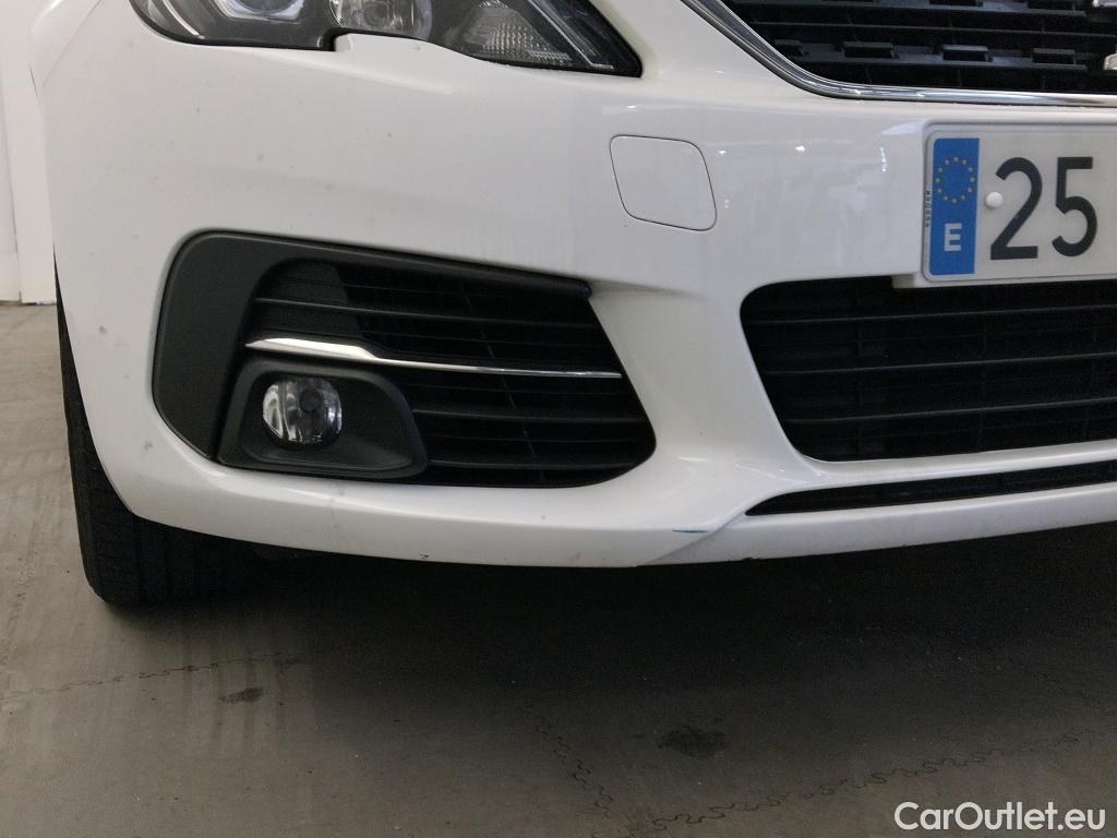  Peugeot  308 PEUGEOT  / 2017 / 5P / familiar SW Active Pack BlueHDi 130 S&S (AC2) #36