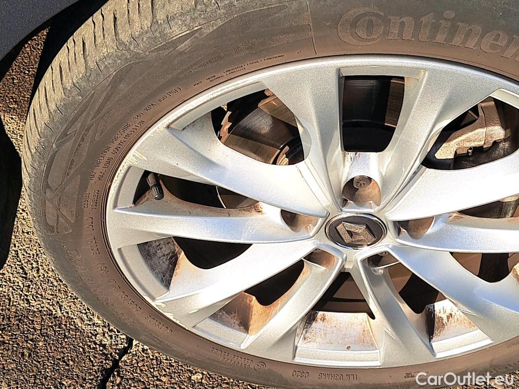  Renault  Megane RENAULT Mégane / 2015 / 5P / berlina con portón Zen TCe 103 kW (140CV) EDC GPF #13