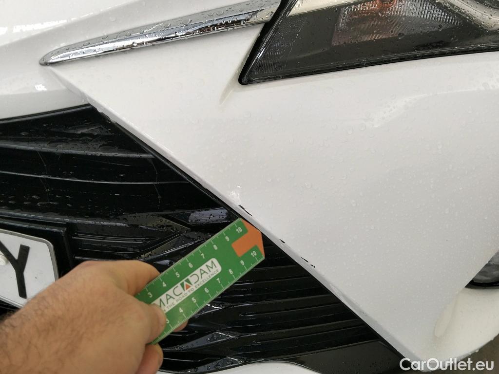  Toyota  Yaris TOYOTA  / 2017 / 5P / berlina con portón 1.5 100H Active #8