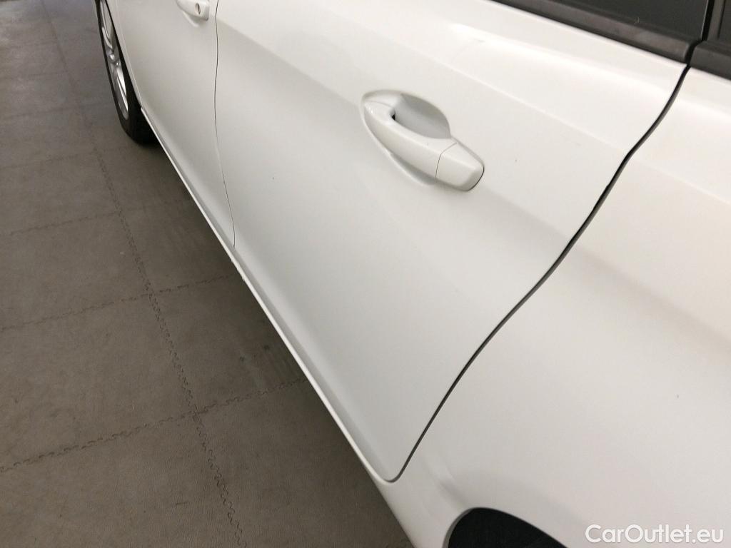  Peugeot  308 PEUGEOT  / 2017 / 5P / familiar SW Active Pack BlueHDi 130 S&S (AC2) #30