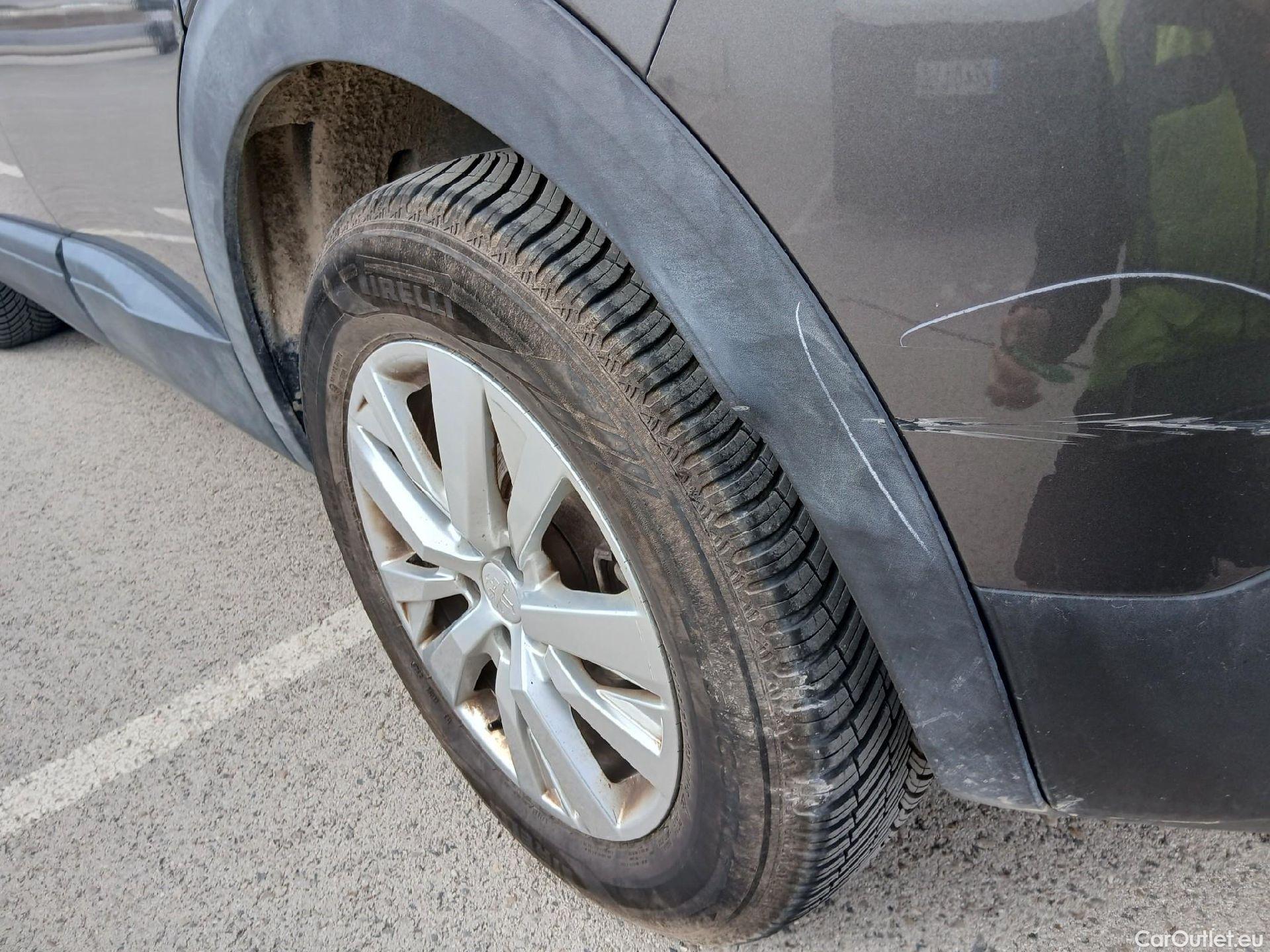  Peugeot  3008 PEUGEOT  / 2020 / 5P / todoterreno 1.5 BlueHDi 96kW (130CV) S&S Active Pack (AC3) #24