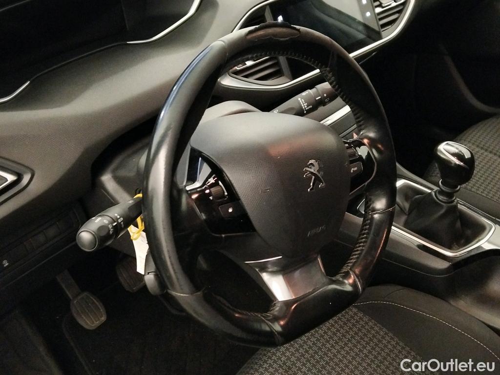  Peugeot  308 PEUGEOT  / 2017 / 5P / familiar SW Active Pack BlueHDi 130 S&S (AC2) #23