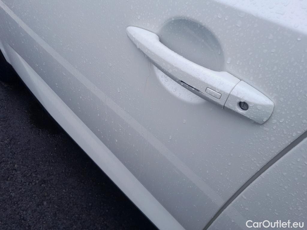  Nissan  Qashqai NISSAN  / 2021 / 5P / todoterreno DIG-T 103kW (140CV) mHEV 4x2 N-Connecta #17