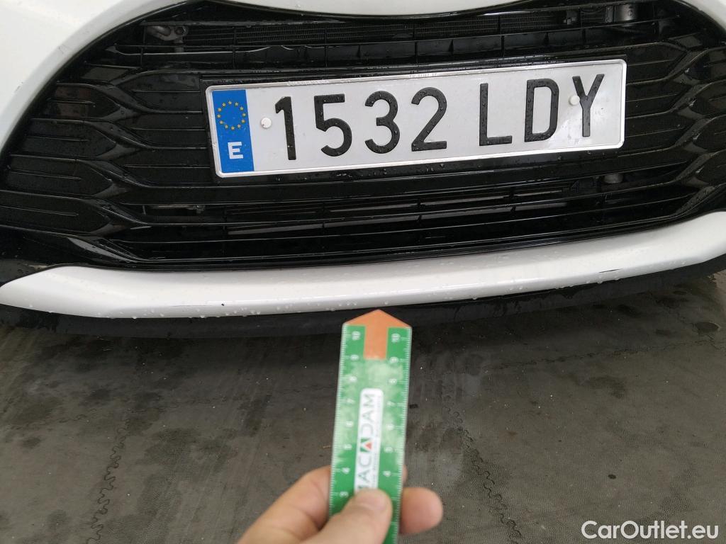  Toyota  Yaris TOYOTA  / 2017 / 5P / berlina con portón 1.5 100H Active #6