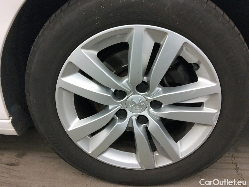  Peugeot  308 PEUGEOT  / 2017 / 5P / familiar SW Active Pack BlueHDi 130 S&S (AC2) #13