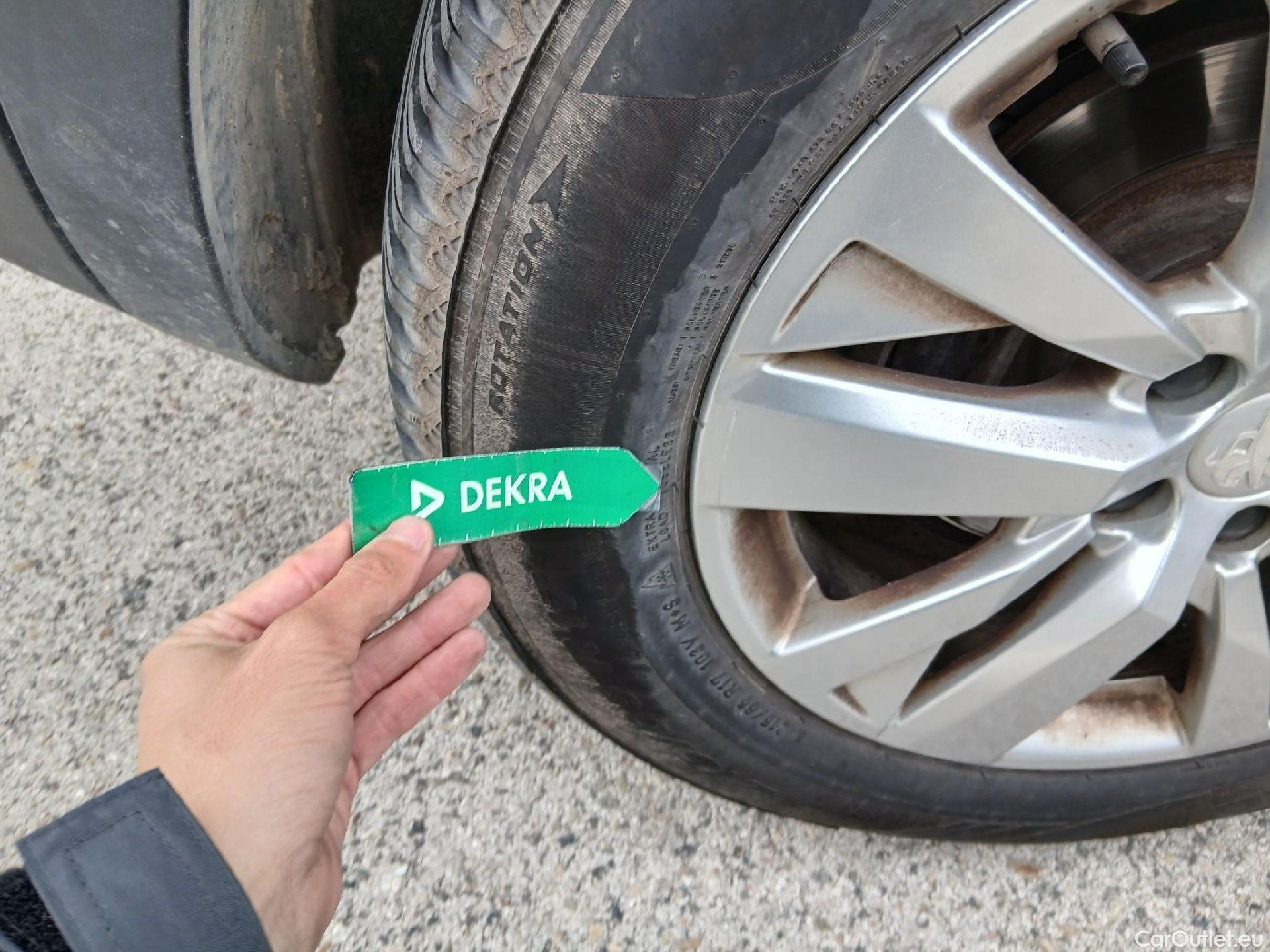  Peugeot  3008 PEUGEOT  / 2020 / 5P / todoterreno 1.5 BlueHDi 96kW (130CV) S&S Active Pack (AC3) #33