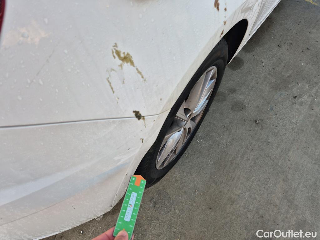  Seat  Leon SEAT León / 2016 / 5P / berlina con portón 1.6 TDI 85kW (115CV) St&Sp Style #11