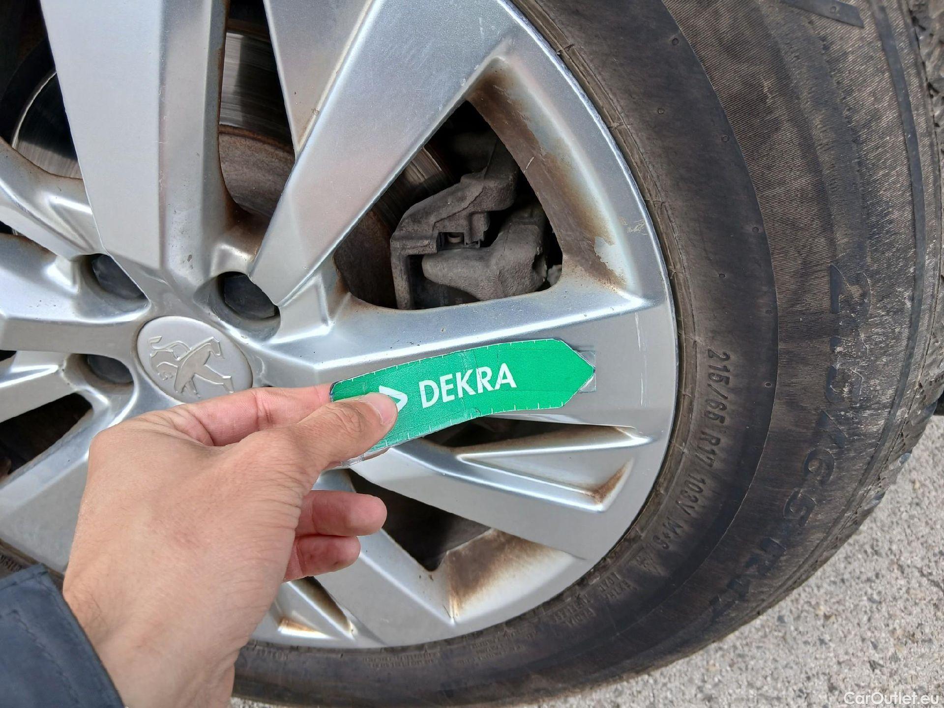  Peugeot  3008 PEUGEOT  / 2020 / 5P / todoterreno 1.5 BlueHDi 96kW (130CV) S&S Active Pack (AC3) #16