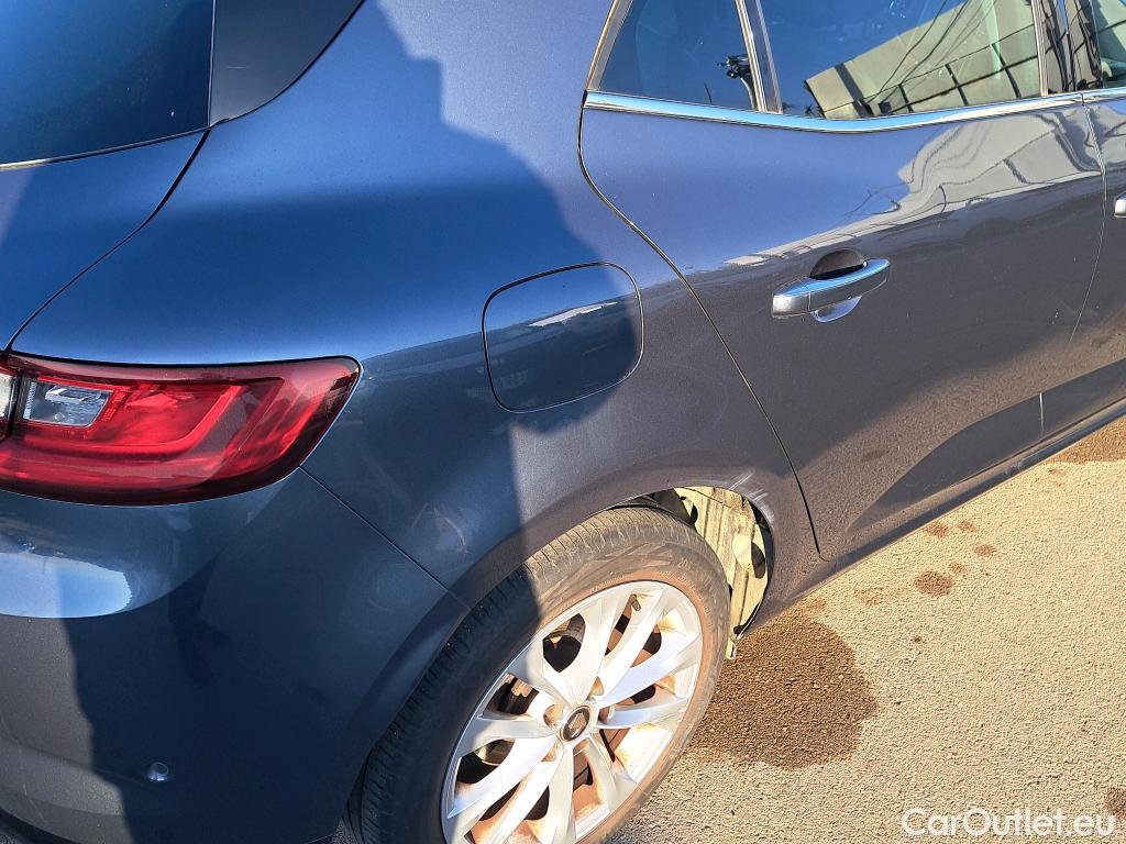  Renault  Megane RENAULT Mégane / 2015 / 5P / berlina con portón Zen TCe 103 kW (140CV) EDC GPF #8