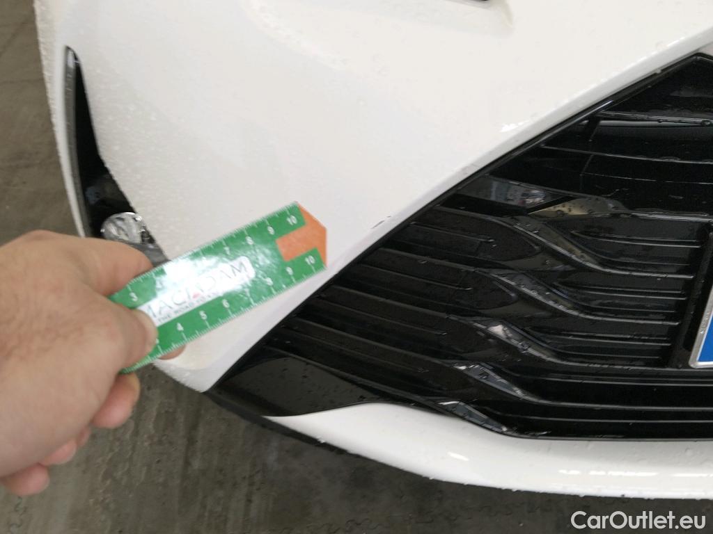  Toyota  Yaris TOYOTA  / 2017 / 5P / berlina con portón 1.5 100H Active #9