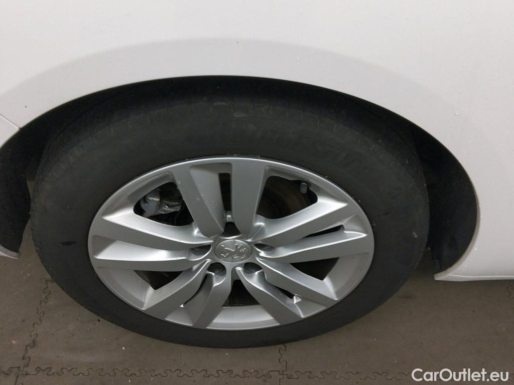  Peugeot  308 PEUGEOT  / 2017 / 5P / familiar SW Active Pack BlueHDi 130 S&S (AC2) #15