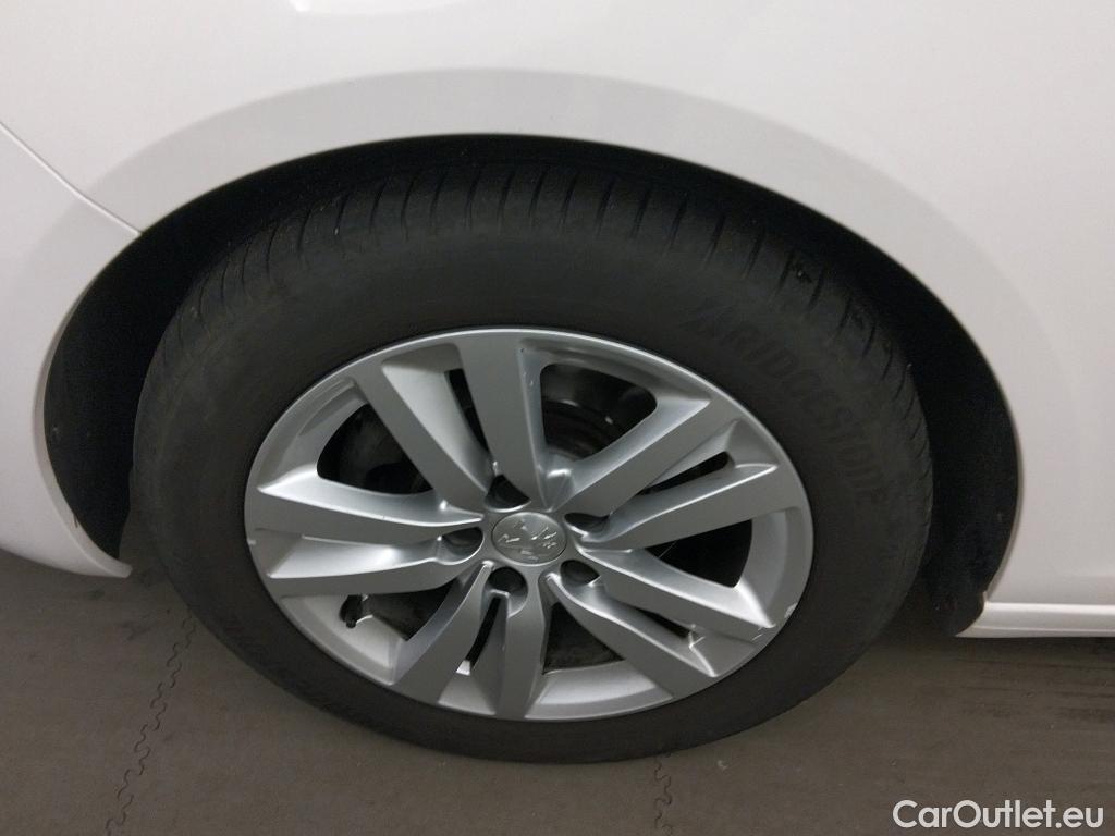  Peugeot  308 PEUGEOT  / 2017 / 5P / familiar SW Active Pack BlueHDi 130 S&S (AC2) #32