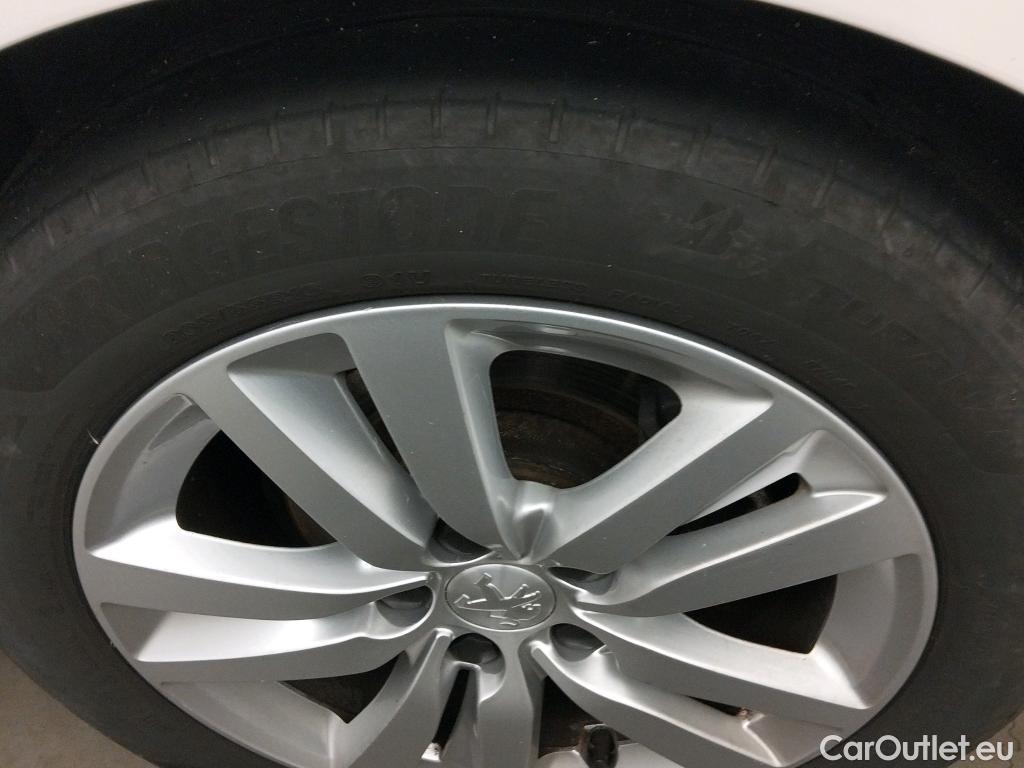  Peugeot  308 PEUGEOT  / 2017 / 5P / familiar SW Active Pack BlueHDi 130 S&S (AC2) #21