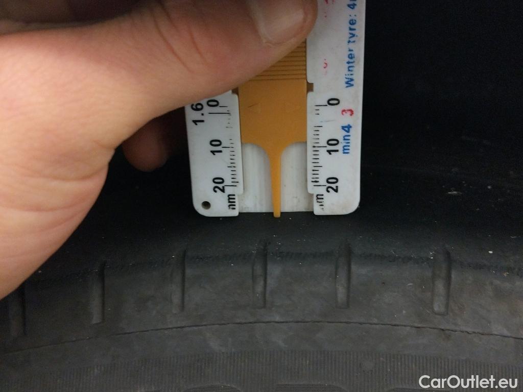  Peugeot  308 PEUGEOT  / 2017 / 5P / familiar SW Active Pack BlueHDi 130 S&S (AC2) #22