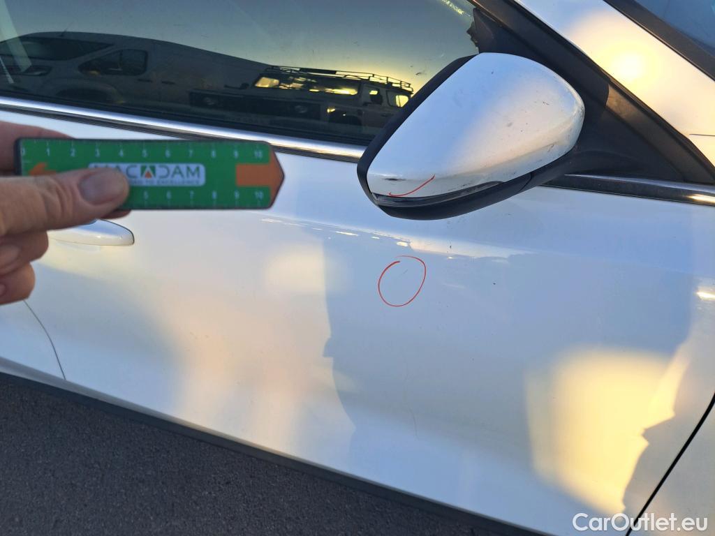  Ford  Focus FORD  / 2018 / 5P / berlina con portón 1.5 Ecoblue 88kW Trend+ #32