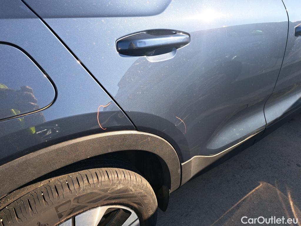  Volvo  XC 40 VOLVO XC40 / 2017 / 5P / todoterreno 2.0 B4 G AWD Momentum Pro Auto #1