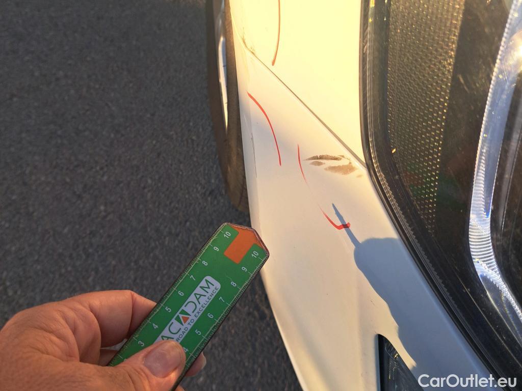  Ford  Focus FORD  / 2018 / 5P / berlina con portón 1.5 Ecoblue 88kW Trend+ #23