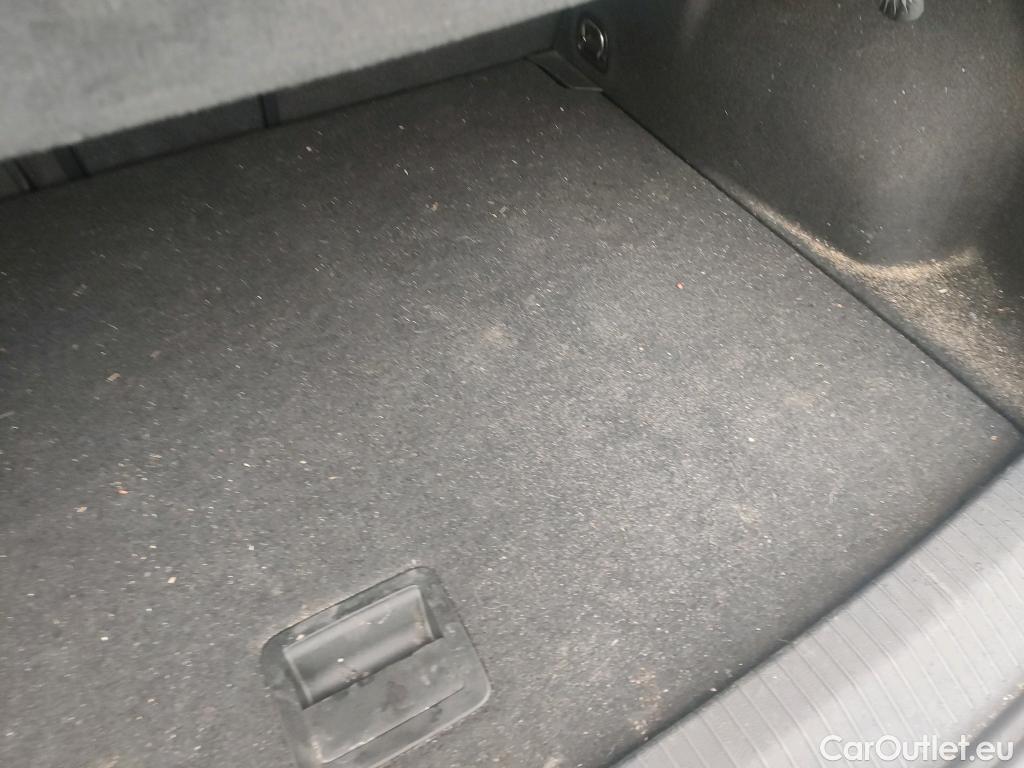  Volkswagen  T-ROC VOLKSWAGEN  / 2017 / 5P / todoterreno Advance 2.0 TDI 85kW (115CV) #15