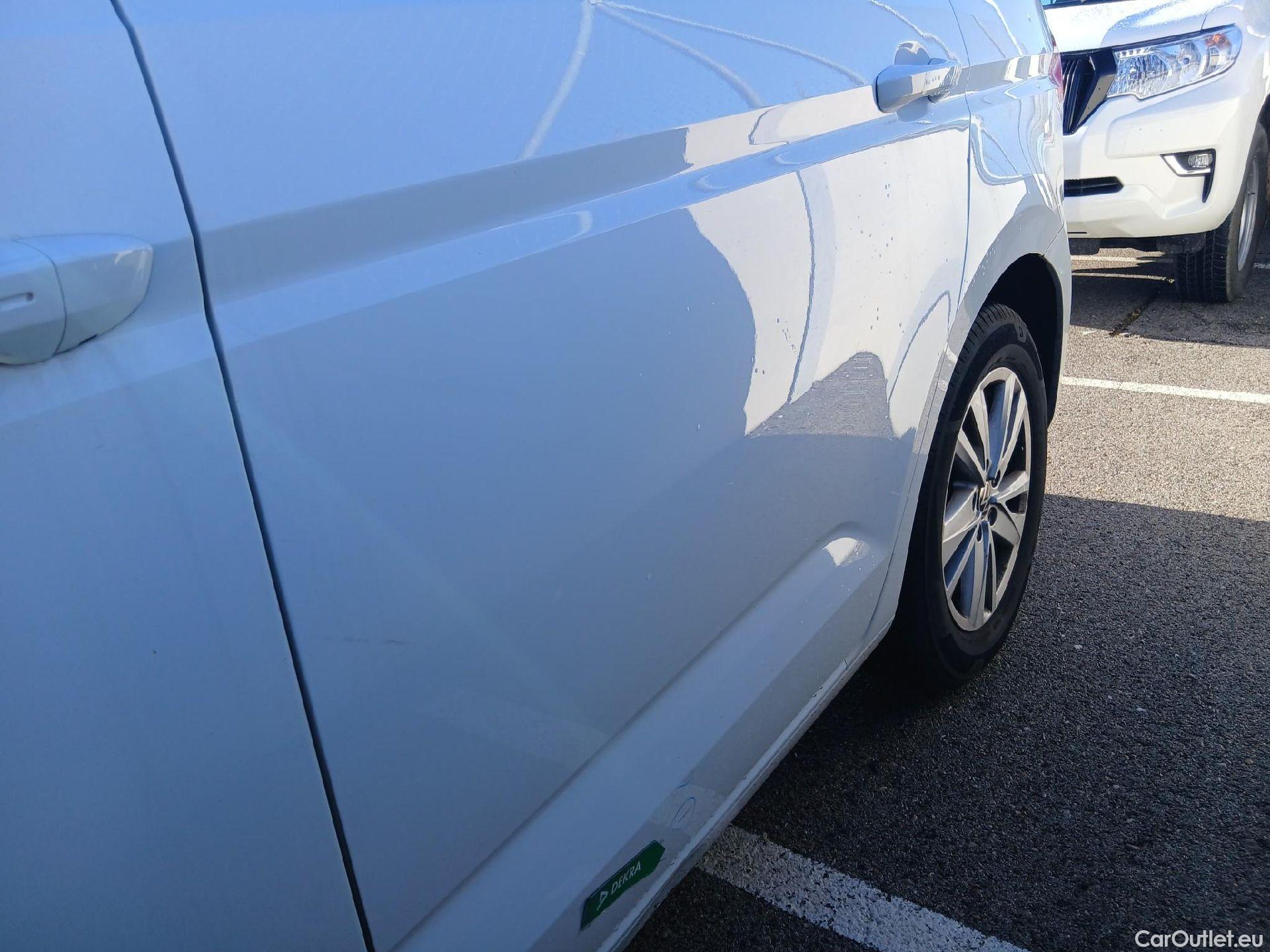  Volkswagen  Touran VOLKSWAGEN  / 2015 / 5P / monovolumen compacto Advance 2.0 TDI 90kW (122CV) #12