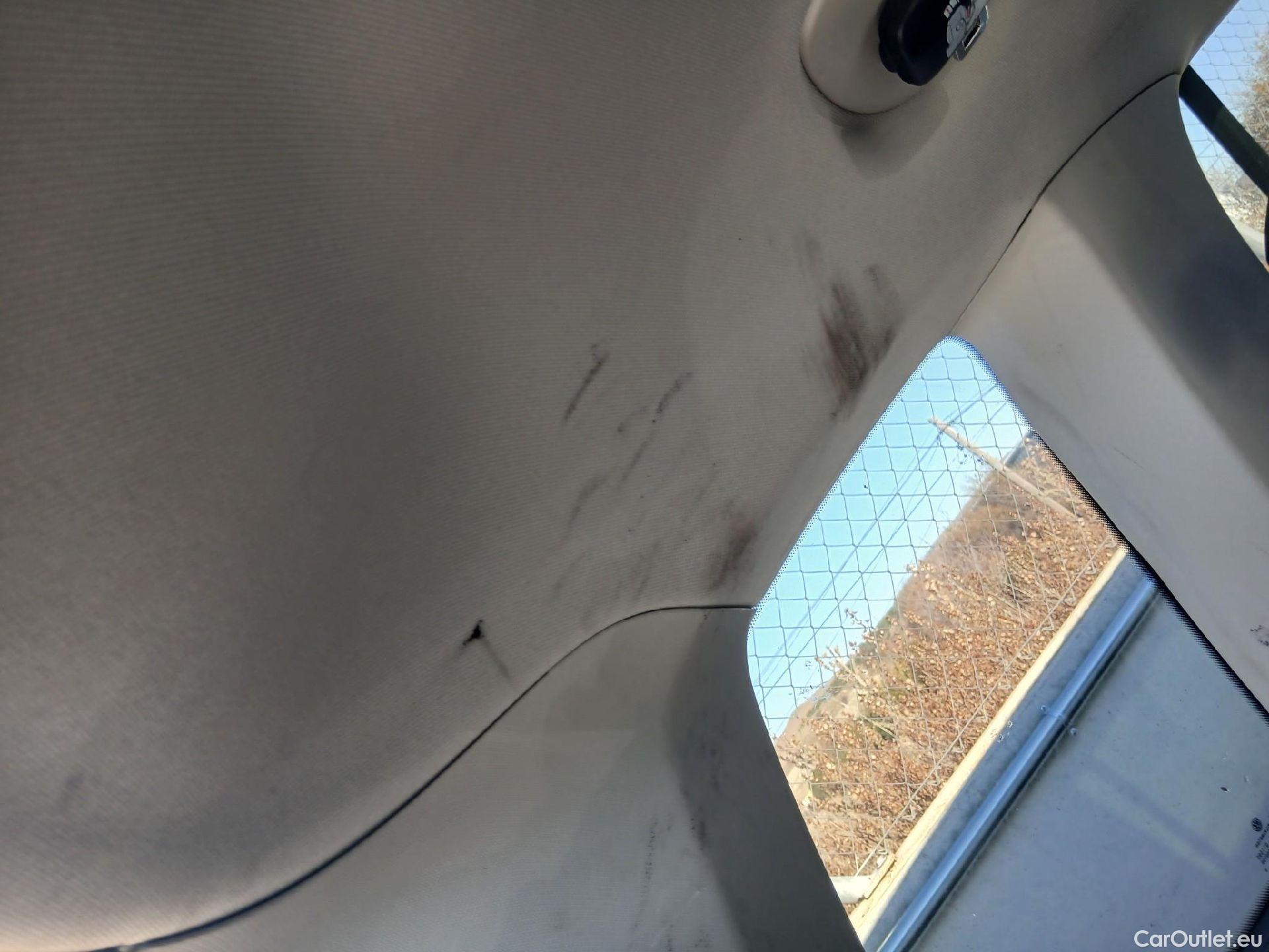  Volkswagen  Touran VOLKSWAGEN  / 2015 / 5P / monovolumen compacto Advance 2.0 TDI 90kW (122CV) #18