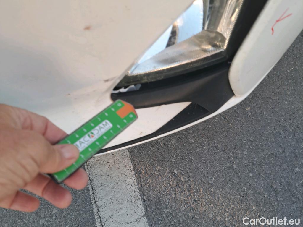  Ford  Focus FORD  / 2018 / 5P / berlina con portón 1.5 Ecoblue 88kW Trend+ #29