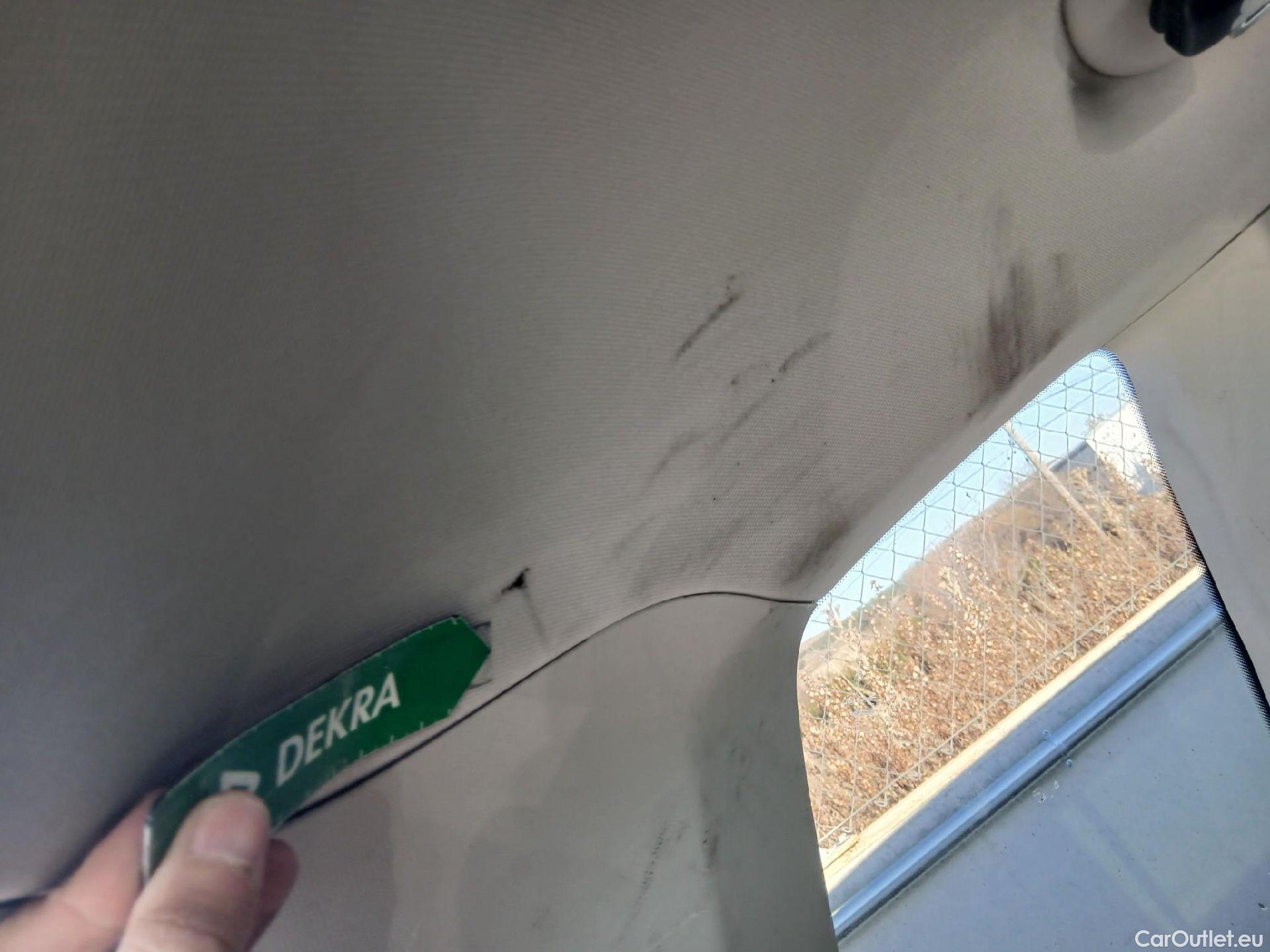  Volkswagen  Touran VOLKSWAGEN  / 2015 / 5P / monovolumen compacto Advance 2.0 TDI 90kW (122CV) #19