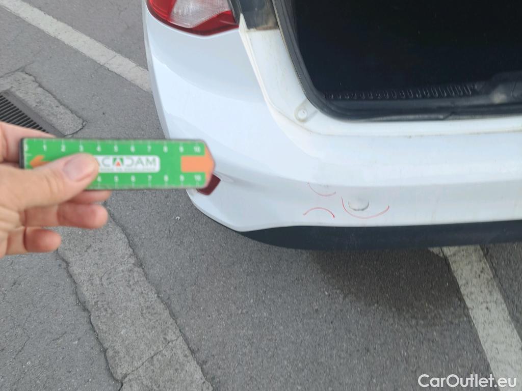  Ford  Focus FORD  / 2018 / 5P / berlina con portón 1.5 Ecoblue 88kW Trend+ #18