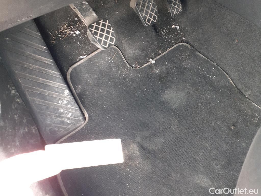  Volkswagen  Tiguan VOLKSWAGEN  / 2016 / 5P / todoterreno Advance 2.0 TDI 110kW (150CV) #25