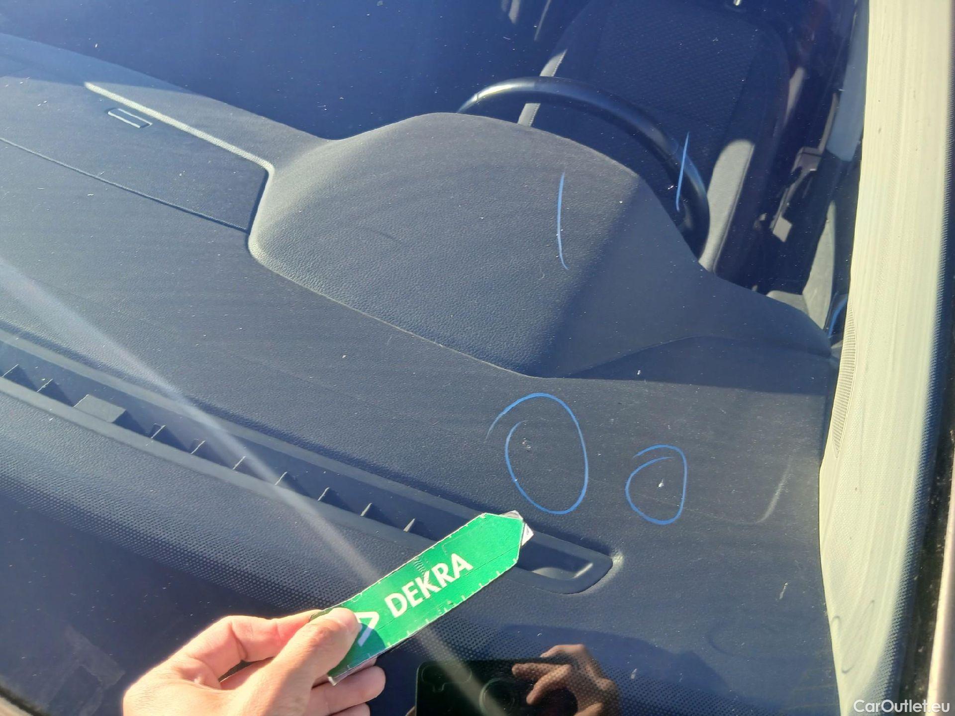  Volkswagen  Touran VOLKSWAGEN  / 2015 / 5P / monovolumen compacto Advance 2.0 TDI 90kW (122CV) #4