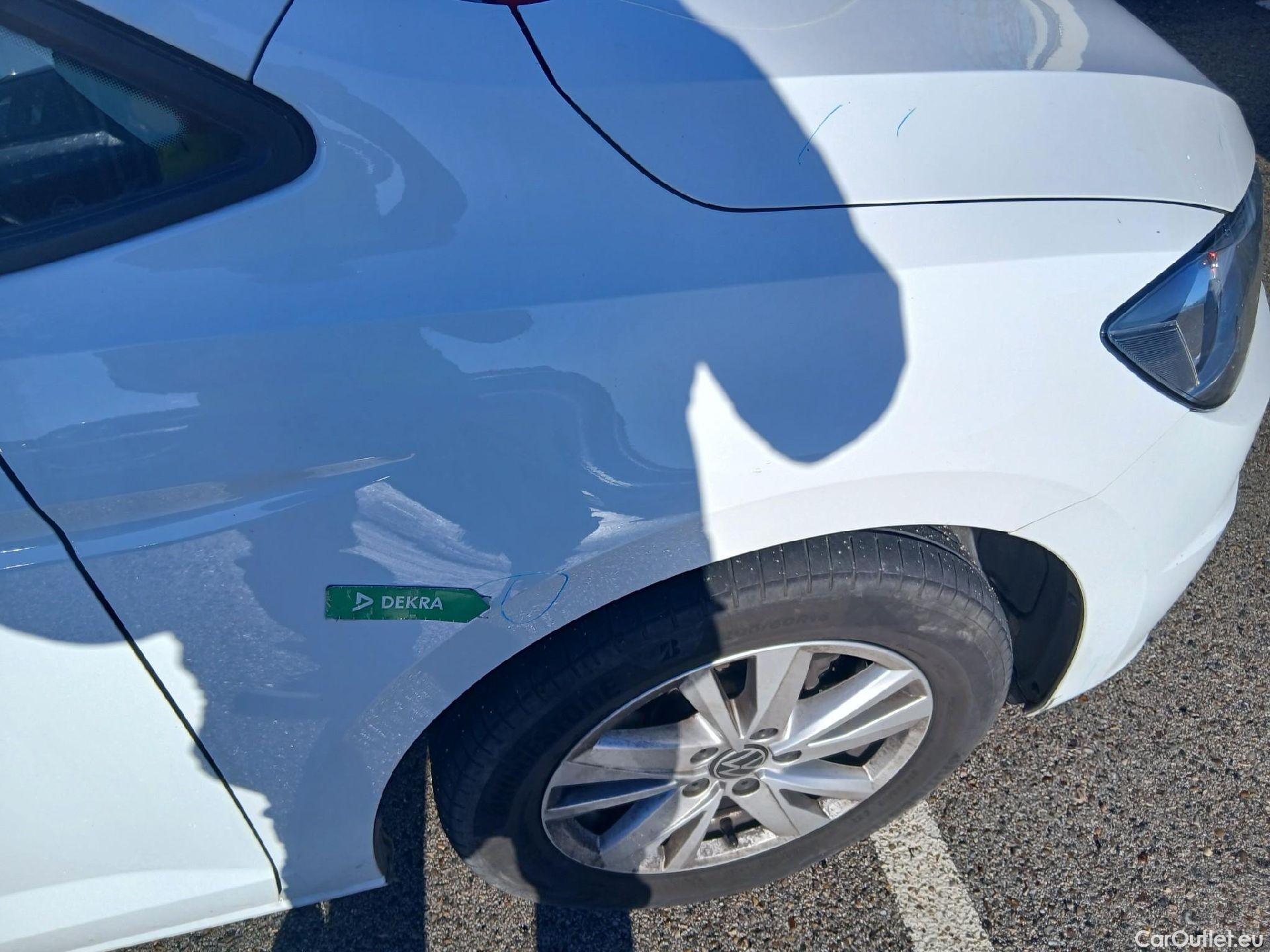  Volkswagen  Touran VOLKSWAGEN  / 2015 / 5P / monovolumen compacto Advance 2.0 TDI 90kW (122CV) #30