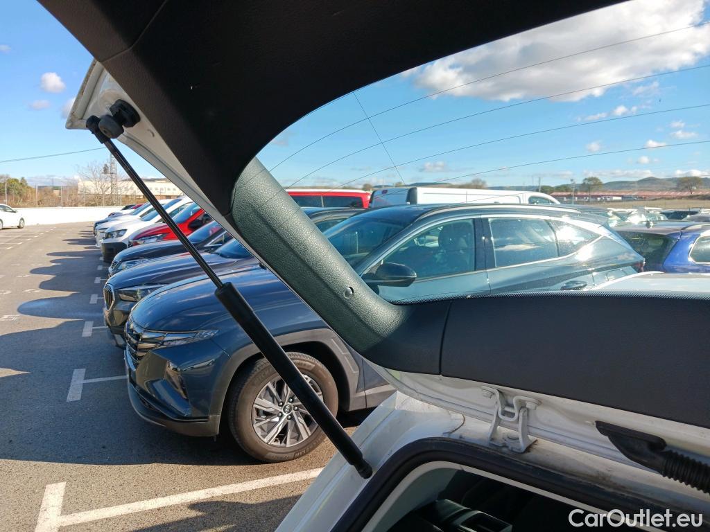  Volkswagen  Golf  VOLKSWAGEN 5p 7G berlina con portón Edition 1.6 TDI 110CV BMT #12