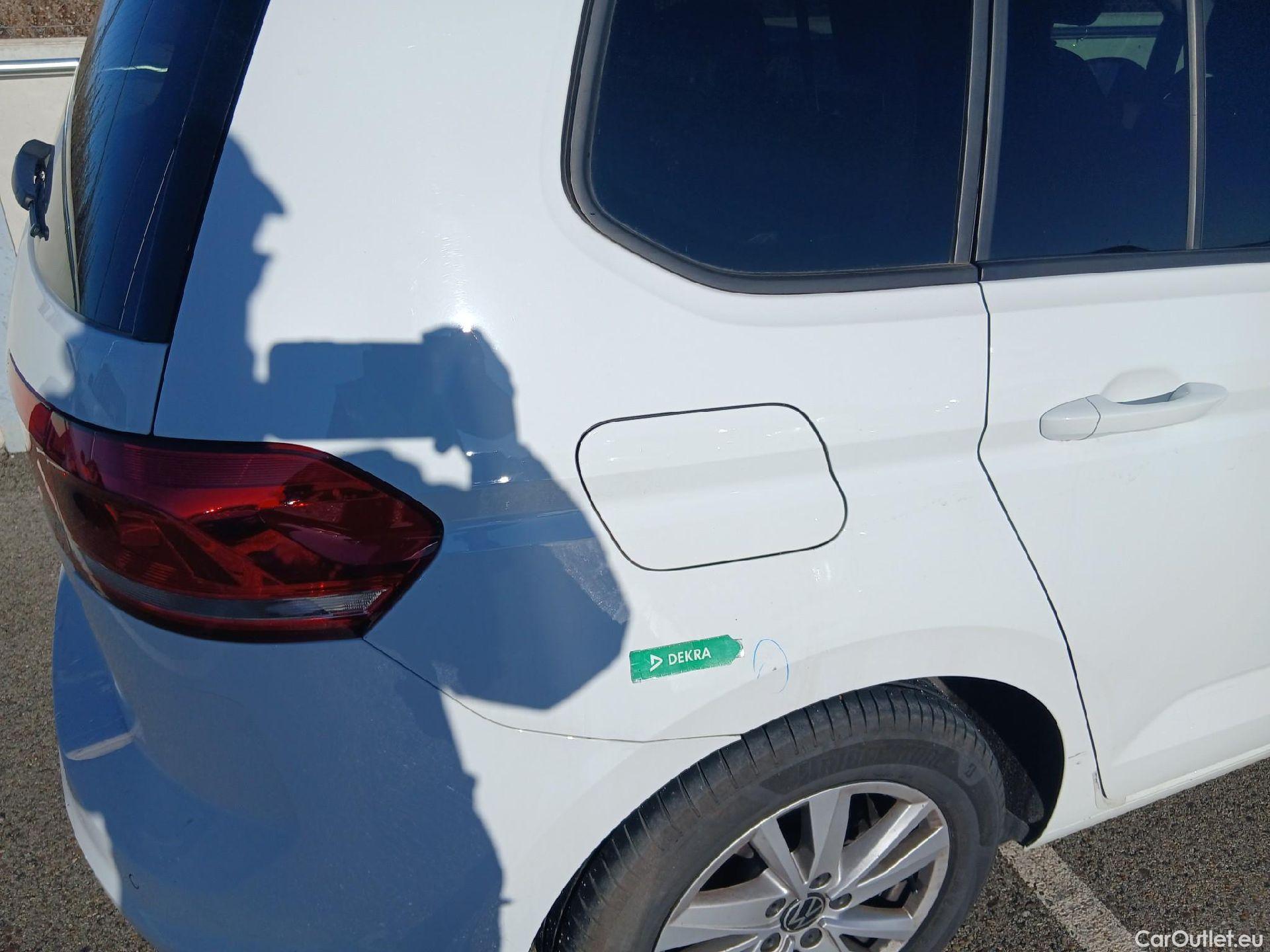  Volkswagen  Touran VOLKSWAGEN  / 2015 / 5P / monovolumen compacto Advance 2.0 TDI 90kW (122CV) #27