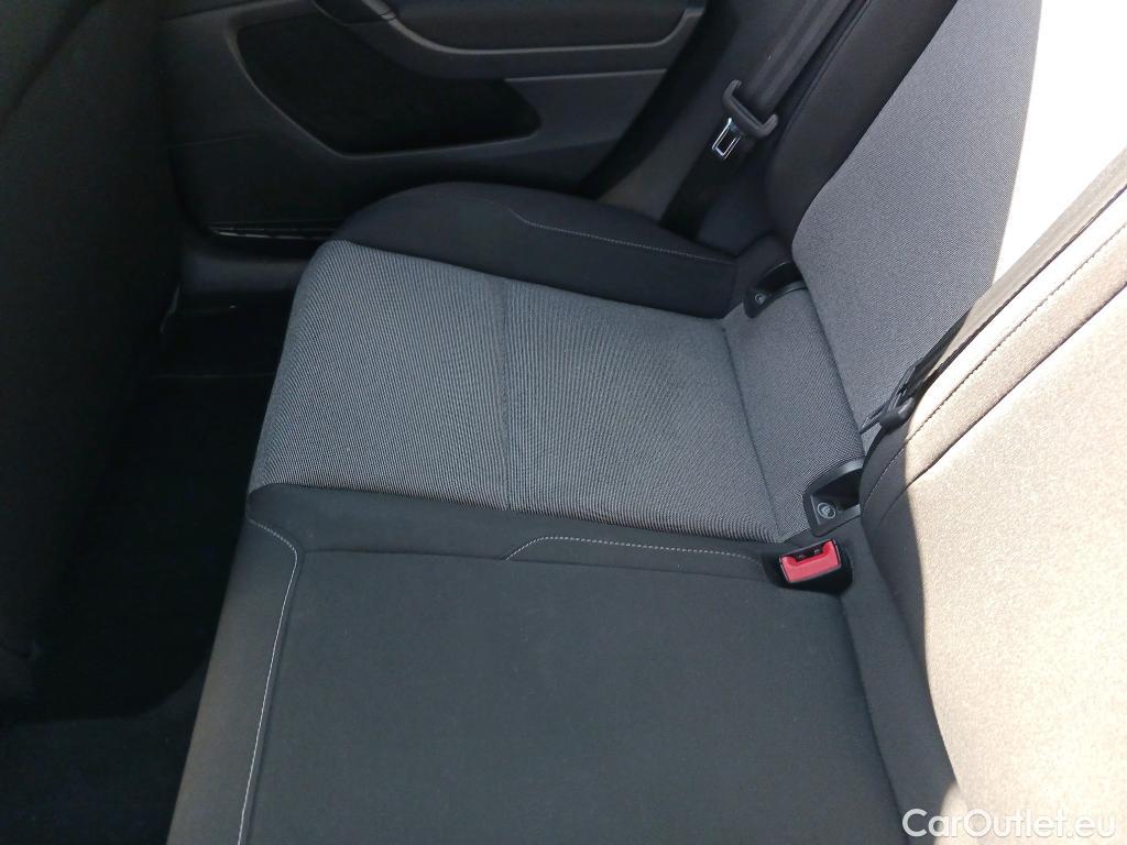  Volkswagen  Golf  VOLKSWAGEN 5p 7G berlina con portón Edition 1.6 TDI 110CV BMT #4