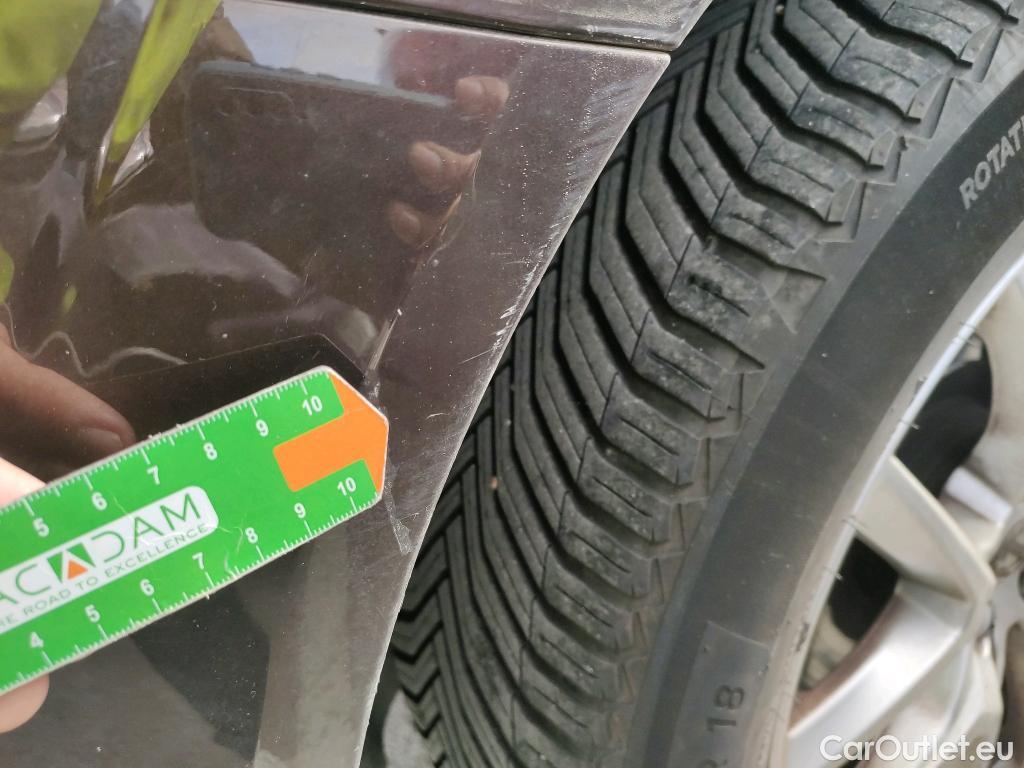  Volvo  XC60 VOLVO  / 2017 / 5P / todoterreno 2.0 B4 D4 AWD Business Plus Auto #25