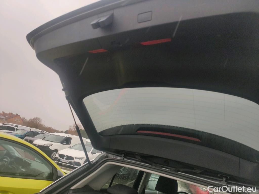  Volkswagen  T-ROC VOLKSWAGEN  / 2017 / 5P / todoterreno Advance 2.0 TDI 85kW (115CV) #3