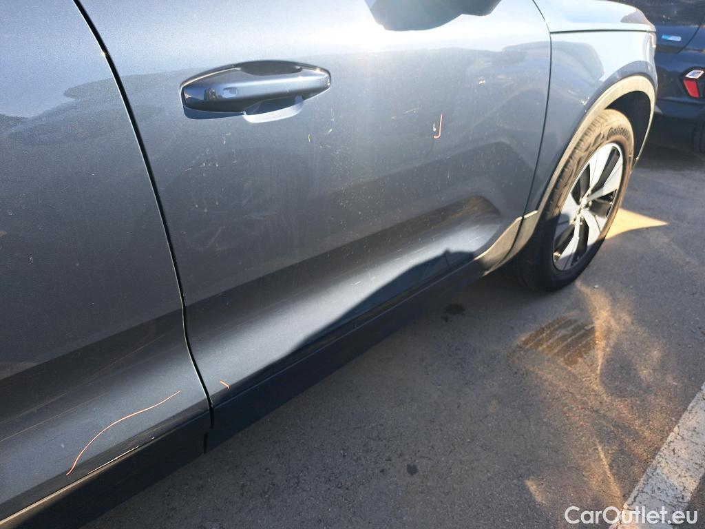  Volvo  XC 40 VOLVO XC40 / 2017 / 5P / todoterreno 2.0 B4 G AWD Momentum Pro Auto #9