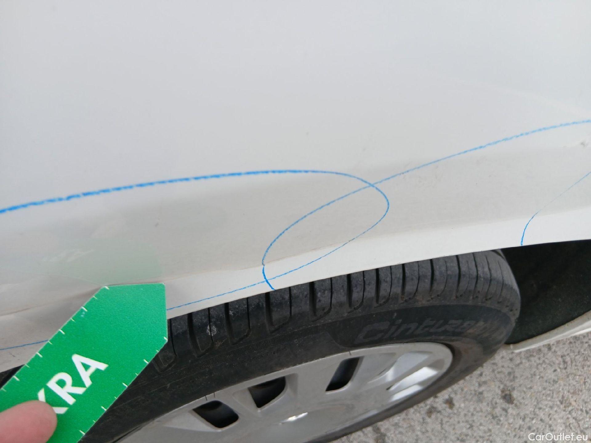  Opel  Combo OPEL  Life / 2018 / 4P / monovolumen compacto 1.5 TD 75kW (100CV) S/S Expression L #18