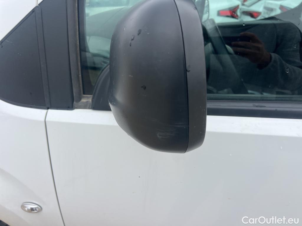  Peugeot  Partner PEUGEOT  / 2018 / 3P / furgón derivado de turismo Pro Standard 600kg BlueHDi 73kW #32