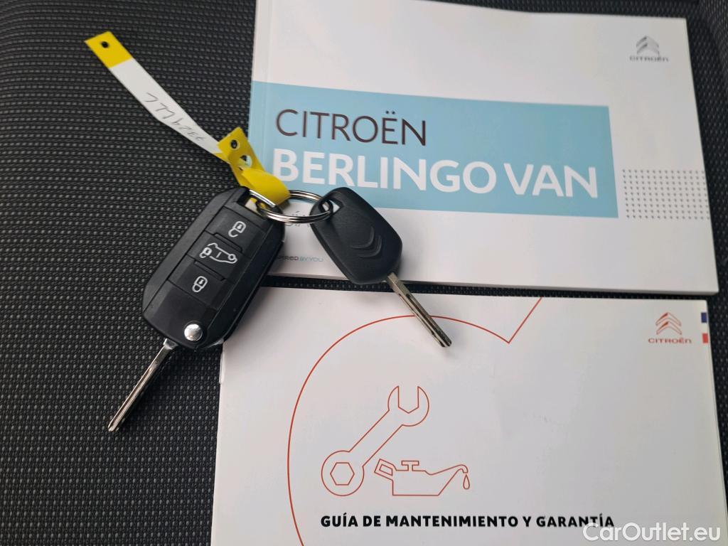  Citroen  Berlingo CITROEN  / 2018 / 4P / furgón derivado de turismo Doble Cab. Talla XL BlueHDi 100 CONTROL #43