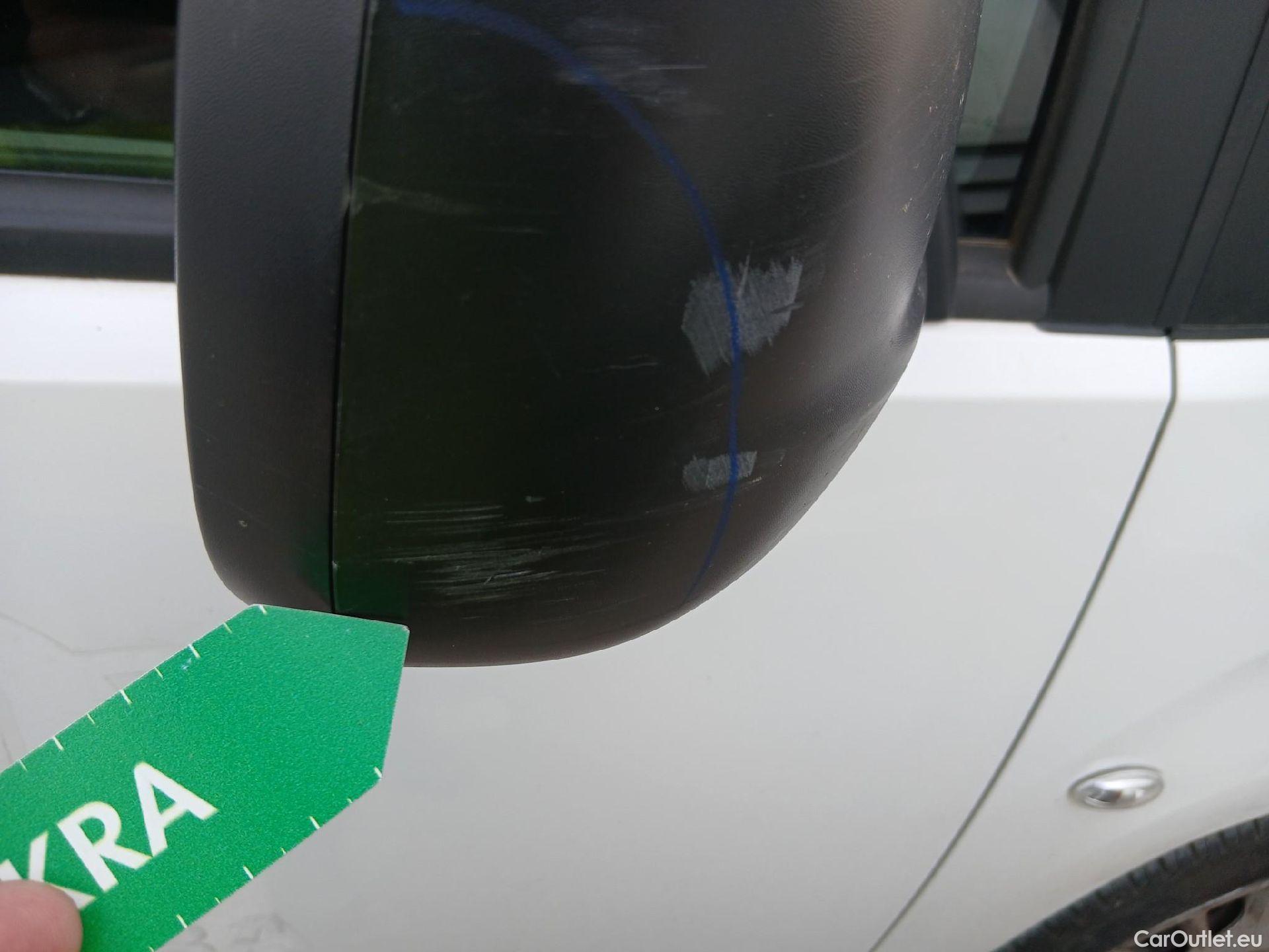  Opel  Combo OPEL  Life / 2018 / 4P / monovolumen compacto 1.5 TD 75kW (100CV) S/S Expression L #25