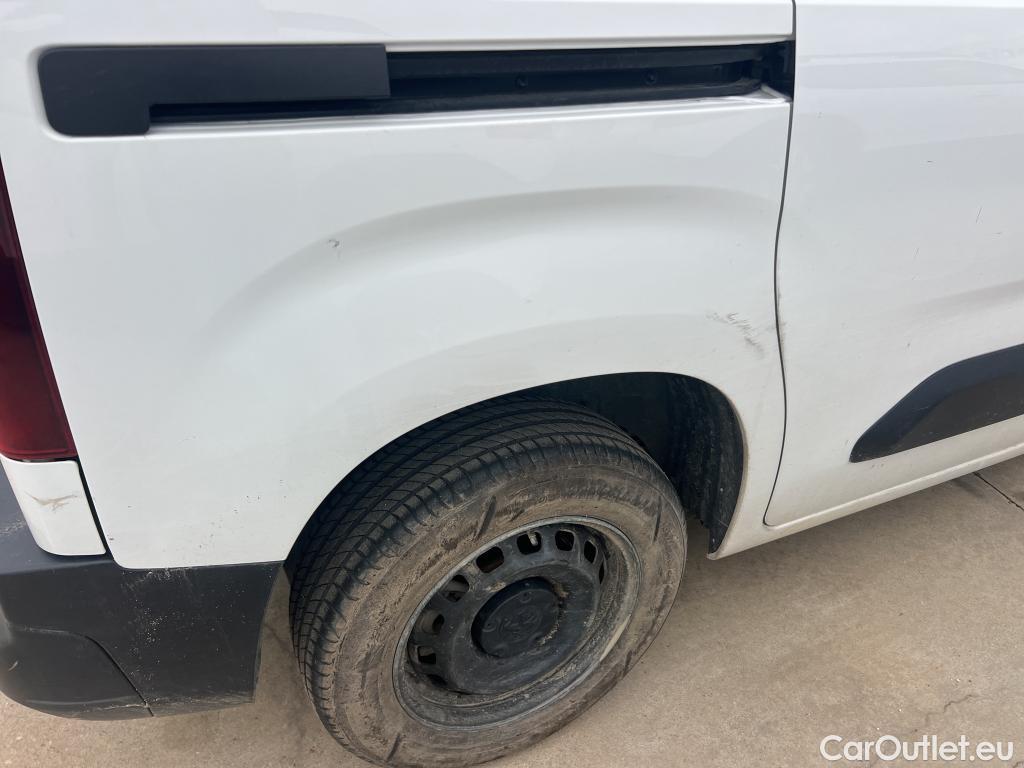  Peugeot  Partner PEUGEOT  / 2018 / 3P / furgón derivado de turismo Pro Standard 600kg BlueHDi 73kW #19