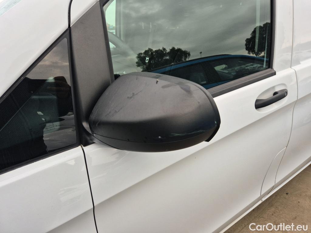  Mercedes  Vito MERCEDES-BENZ  / 2014 / 4P / furgón 110CDI 75kW furgón Pro compacta #45