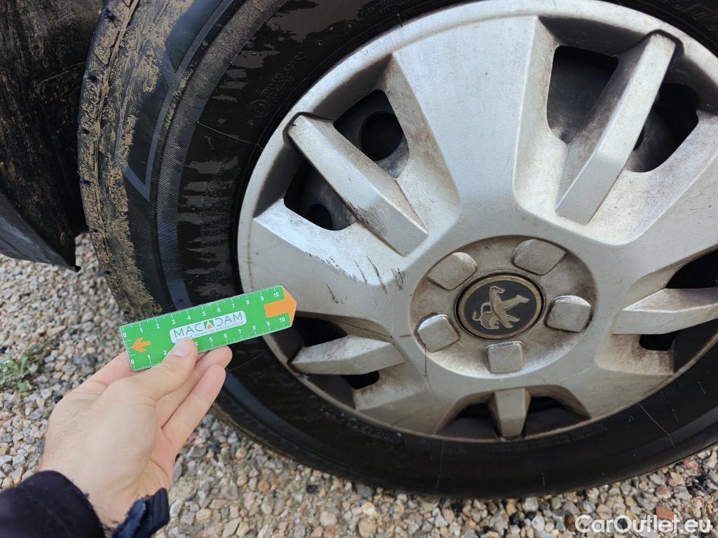  Peugeot  Boxer PEUGEOT  / 2014 / 4P / furgón Pack 335 L3H2 BlueHDi 96KW (130CV) #64