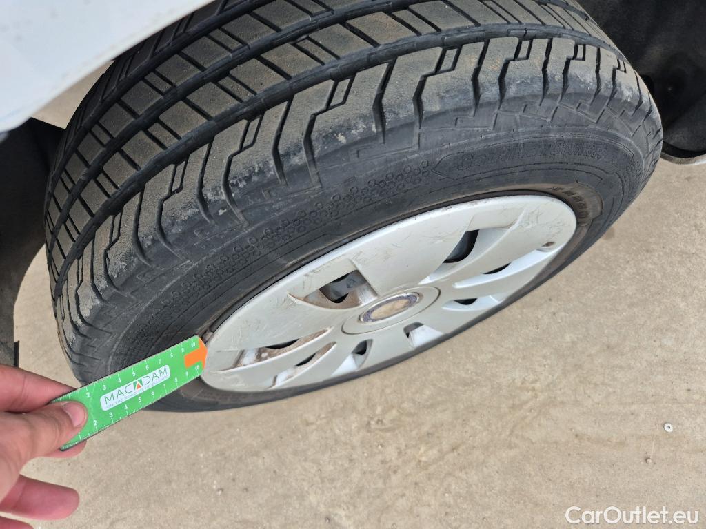  Mercedes  Vito MERCEDES-BENZ  / 2014 / 4P / furgón 110CDI 75kW furgón Pro compacta #40