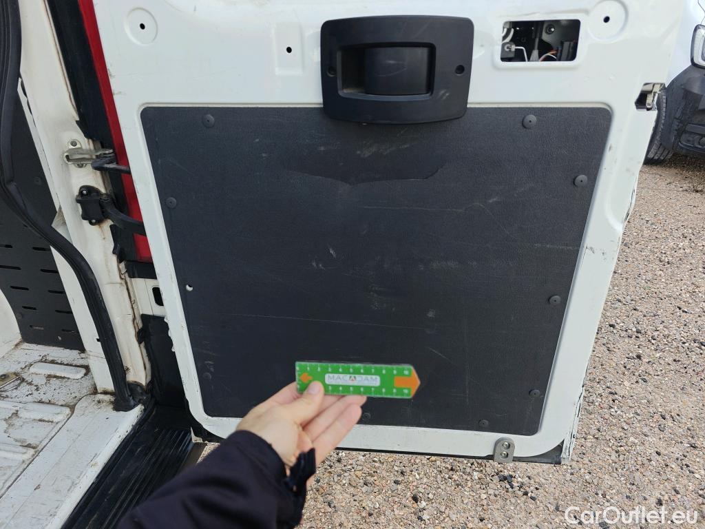  Peugeot  Boxer PEUGEOT  / 2014 / 4P / furgón Pack 335 L3H2 BlueHDi 96KW (130CV) #34