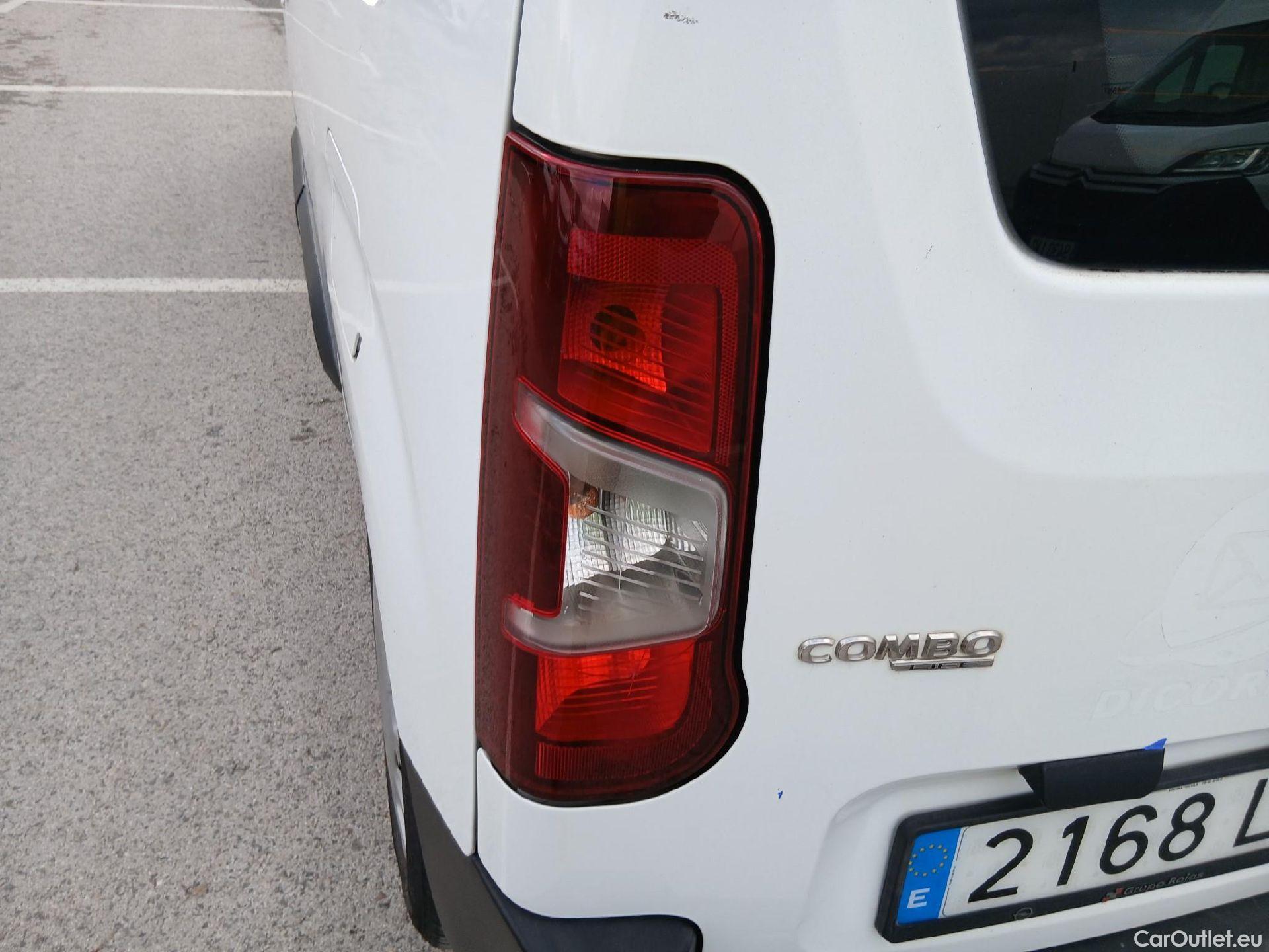  Opel  Combo OPEL  Life / 2018 / 4P / monovolumen compacto 1.5 TD 75kW (100CV) S/S Expression L #11