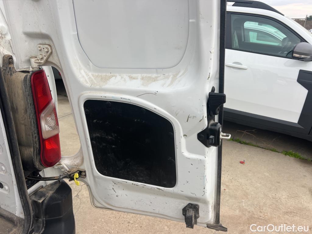  Peugeot  Partner PEUGEOT  / 2018 / 3P / furgón derivado de turismo Pro Standard 600kg BlueHDi 73kW #4