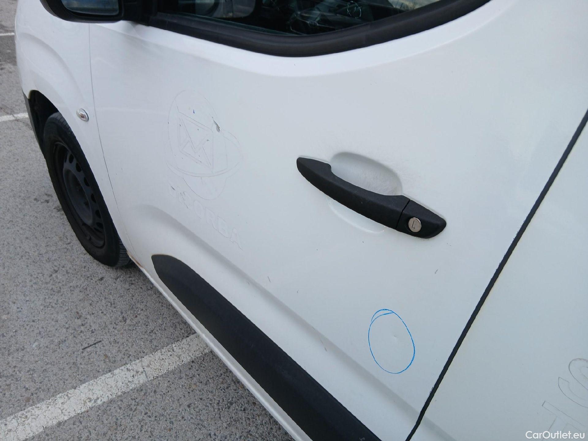  Opel  Combo OPEL  Life / 2018 / 4P / monovolumen compacto 1.5 TD 75kW (100CV) S/S Expression L #7