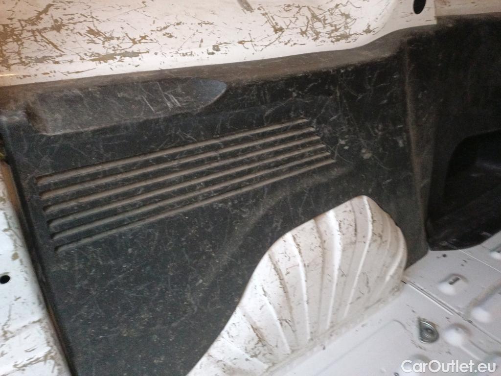  Peugeot  Partner PEUGEOT  / 2018 / 3P / furgón derivado de turismo Pro Standard 600kg BlueHDi 73kW (AC) #24